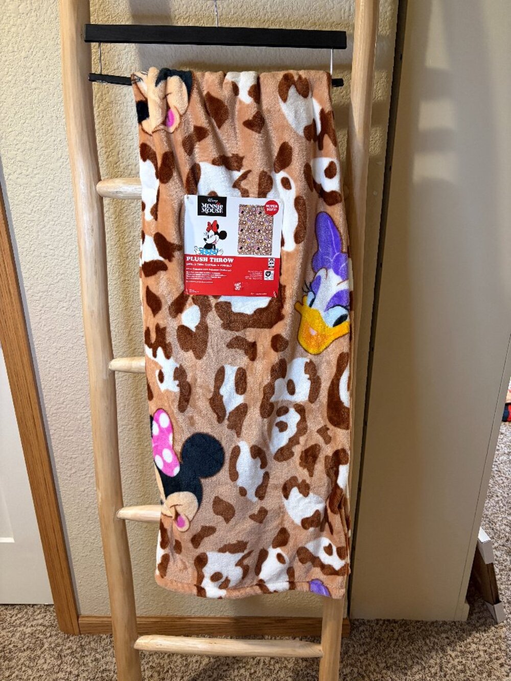 Disney Minnie Mouse Daisy Duck Leopard Plush Throw Blanket 50x70 NWT